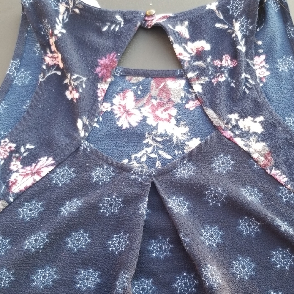 Blouse - Picture 3 of 4